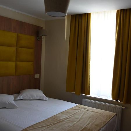 Sun Hotel Saint-Gilles Eksteriør bilde