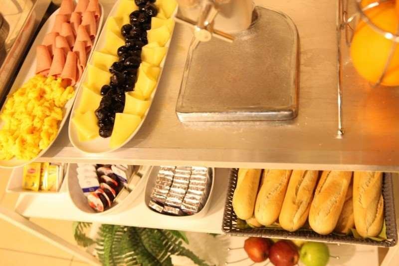 Sun Hotel Saint-Gilles Restaurant bilde