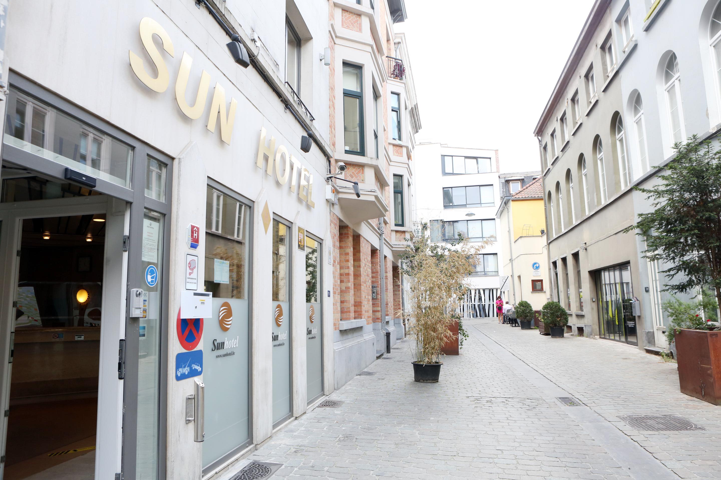 Sun Hotel Saint-Gilles Eksteriør bilde